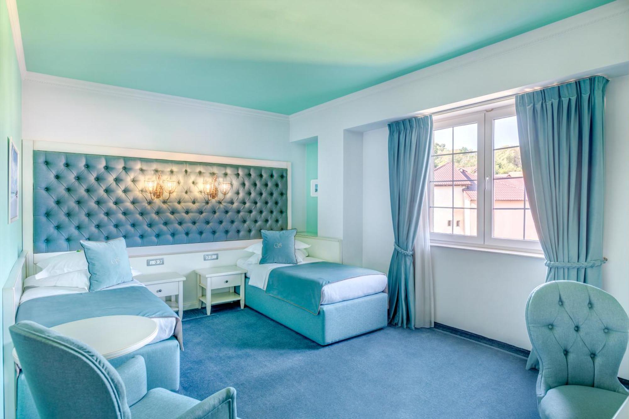 Simfonia Boutique Hotel Рымнику-Вылча Экстерьер фото
