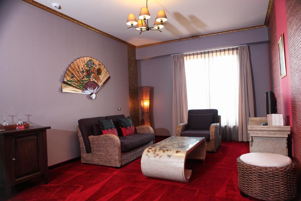 Simfonia Boutique Hotel Рымнику-Вылча Номер фото